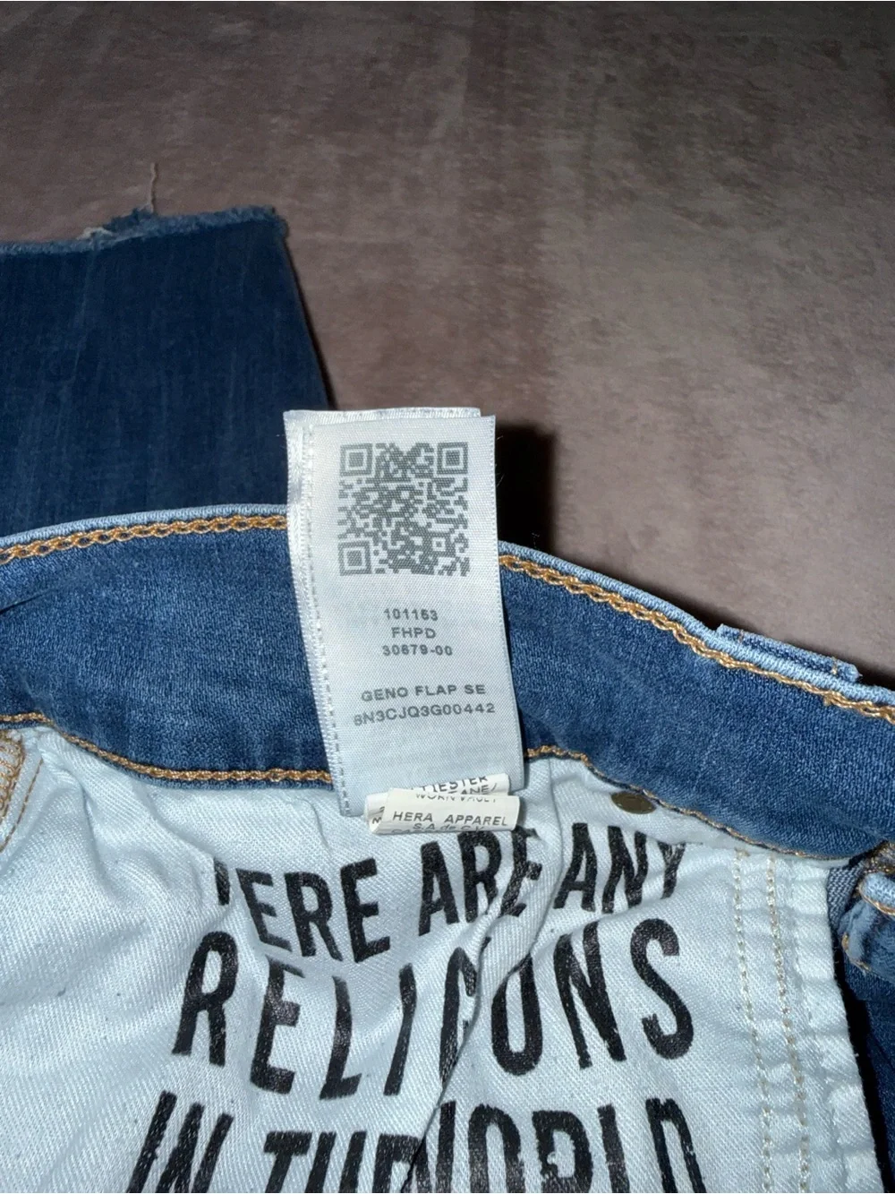 True religion geno relaxed slim distressed short size 34